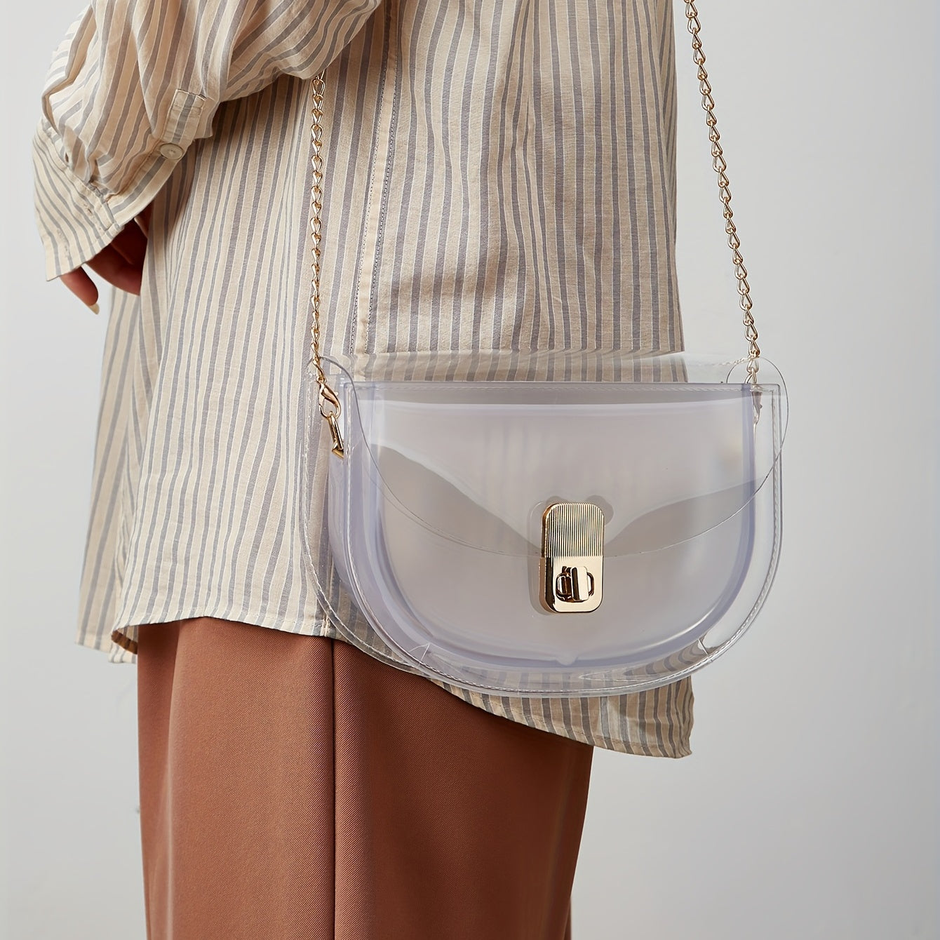 クロコダイル柄 ラメ サドルバッグ|バックル付き トレンド クロスボディバッグ|メタルチェーン エレガント ショルダーバッグ