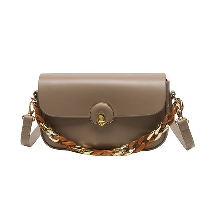 チェーン装飾 バゲットバッグ｜トレンド 合成皮革 クロスボディバッグ｜バックル付き ミニ フラップ パース