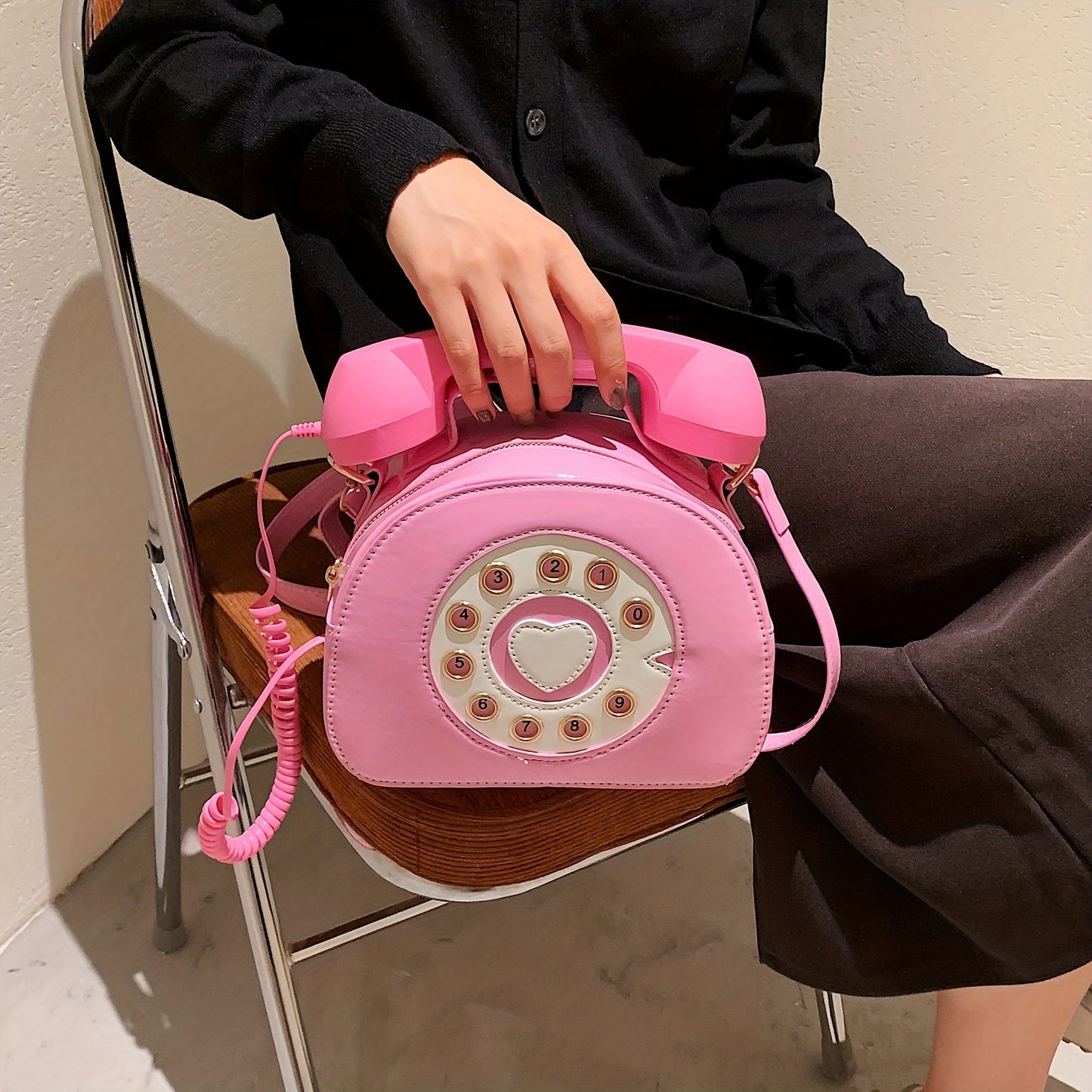 電話型 ショルダーバッグ｜クリエイティブ PUレザー クロスボディバッグ｜個性派 ファスナー付き レディースバッグ