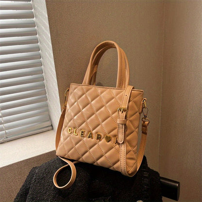 クラシック キルティング ショルダーバッグ｜メタルレター装飾 クロスボディバッグ｜レディース スタイリッシュ スクエア サッチェルバッグ