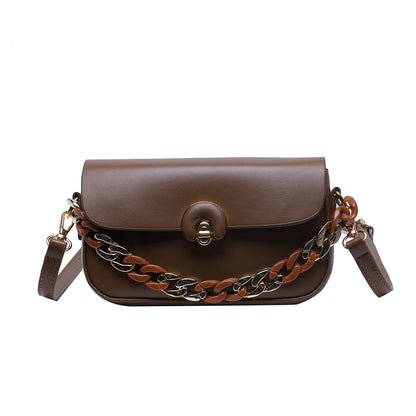 チェーン装飾 バゲットバッグ｜トレンド 合成皮革 クロスボディバッグ｜バックル付き ミニ フラップ パース