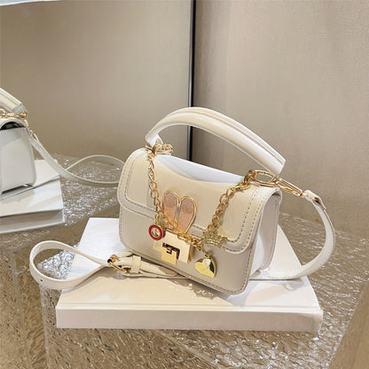 ミニ Y2K クロスボディバッグ｜メタル バニー装飾 ハンドバッグ｜ハートチェーン フラップ スクエア パース レディース