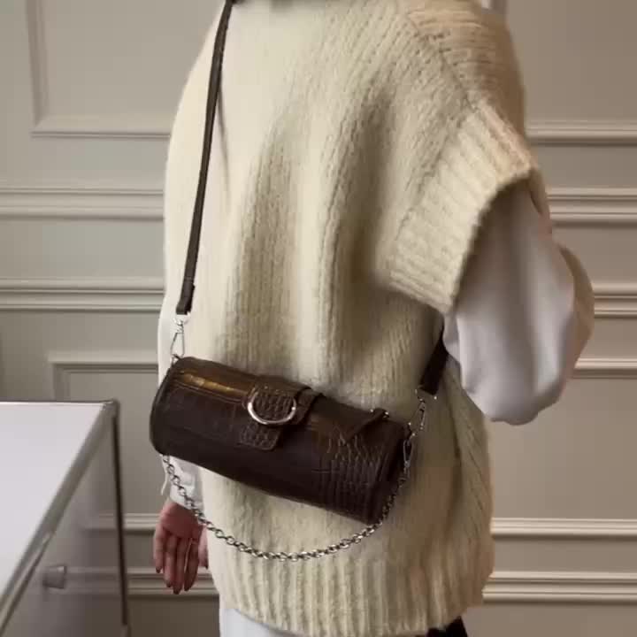 クロコ型押し バレル型 ショルダーバッグ｜レディース チェーン クロスボディバッグ｜シンプル パース