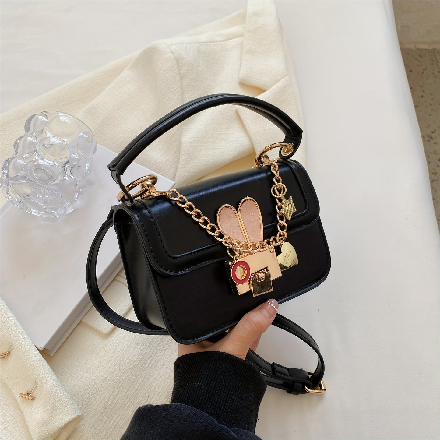ミニ Y2K クロスボディバッグ｜メタル バニー装飾 ハンドバッグ｜ハートチェーン フラップ スクエア パース レディース